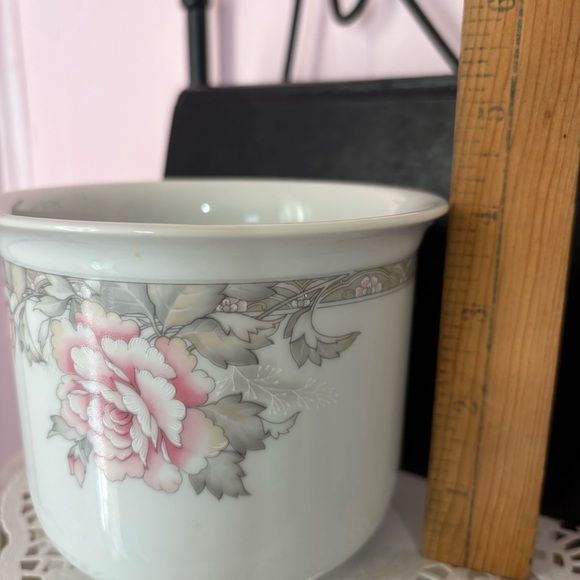 FTD Japan Porcelain Cache Pot White Pink Gray Floral Flower VINTAGE floral 4x5” - Picture 7 of 8